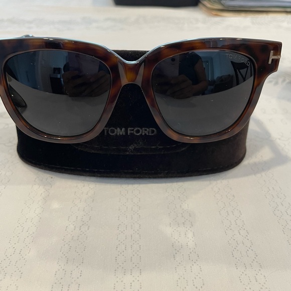 Tom Ford Sunglasses - Picture 2 of 5